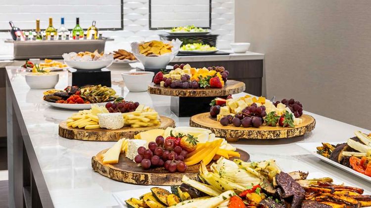 Homewood Suites by Hilton City Avenue Restaurant