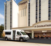 DoubleTree by Hilton Philadelphia Arpt Exterior