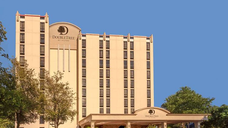 DoubleTree by Hilton Philadelphia Arpt Exterior