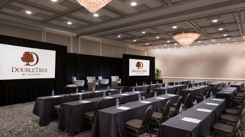 <b>DoubleTree by Hilton Philadelphia Arpt Meeting</b>. Images powered by <a href="https://iceportal.shijigroup.com/" title="IcePortal" target="_blank">IcePortal</a>.