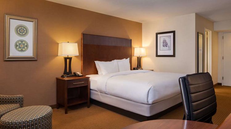 DoubleTree by Hilton Philadelphia Arpt Room