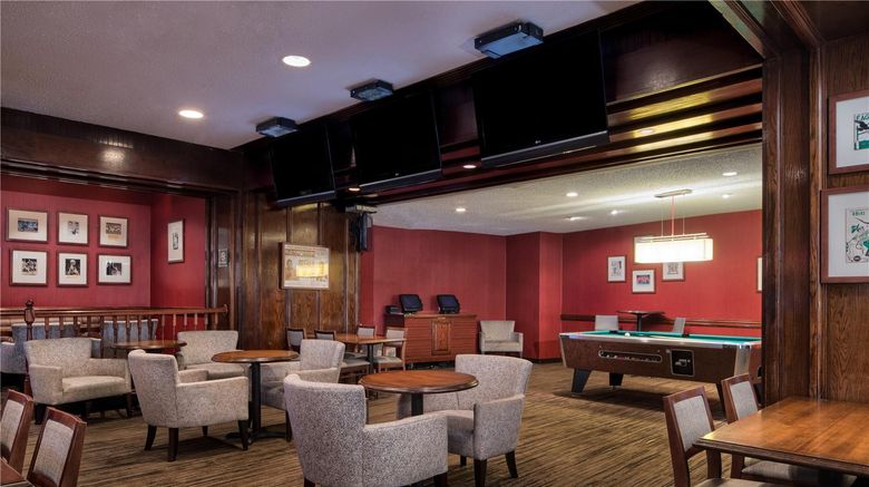 <b>DoubleTree by Hilton Philadelphia Arpt Restaurant</b>. Images powered by <a href="https://iceportal.shijigroup.com/" title="IcePortal" target="_blank">IcePortal</a>.
