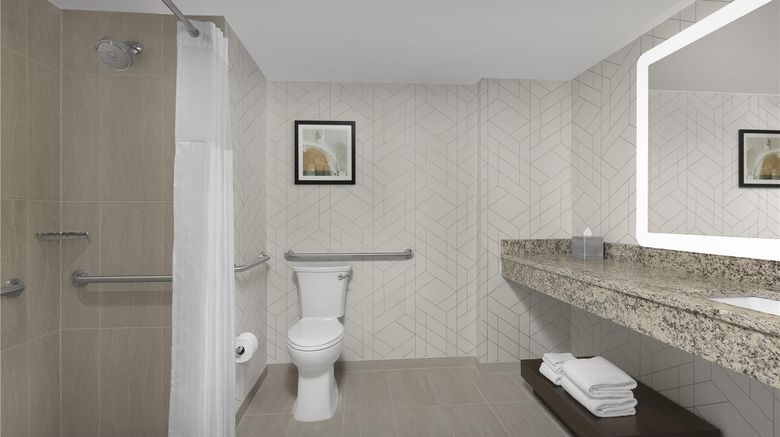 <b>DoubleTree by Hilton Philadelphia Arpt Room</b>. Images powered by <a href="https://iceportal.shijigroup.com/" title="IcePortal" target="_blank">IcePortal</a>.