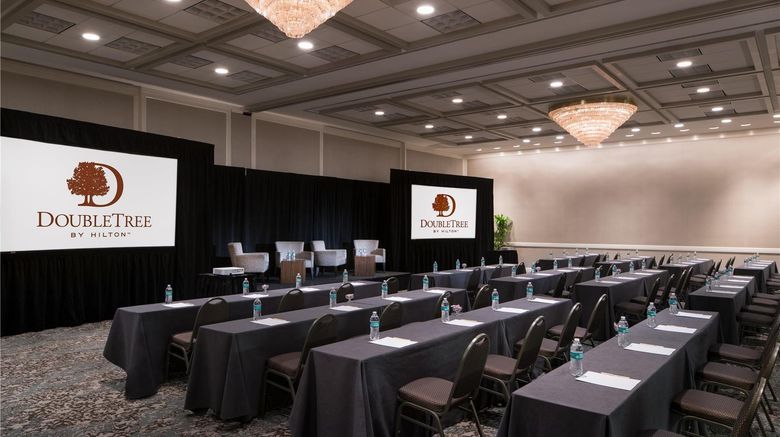 <b>DoubleTree by Hilton Philadelphia Arpt Meeting</b>. Images powered by <a href="https://iceportal.shijigroup.com/" title="IcePortal" target="_blank">IcePortal</a>.