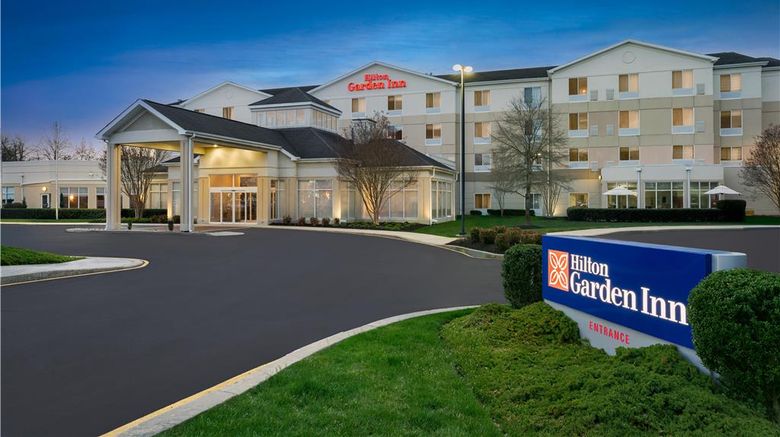 <b>Hilton Garden Inn Dover Exterior</b>. Images powered by <a href="https://iceportal.shijigroup.com/" title="IcePortal" target="_blank">IcePortal</a>.