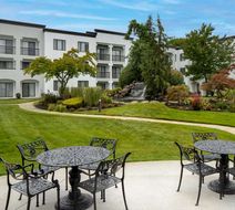 DoubleTree Suites Mt. Laurel Exterior