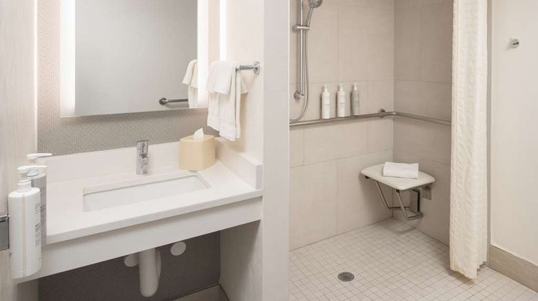 <b>Hilton Garden Inn Philadelphia Ctr City Room</b>. Images powered by <a href="https://iceportal.shijigroup.com/" title="IcePortal" target="_blank">IcePortal</a>.