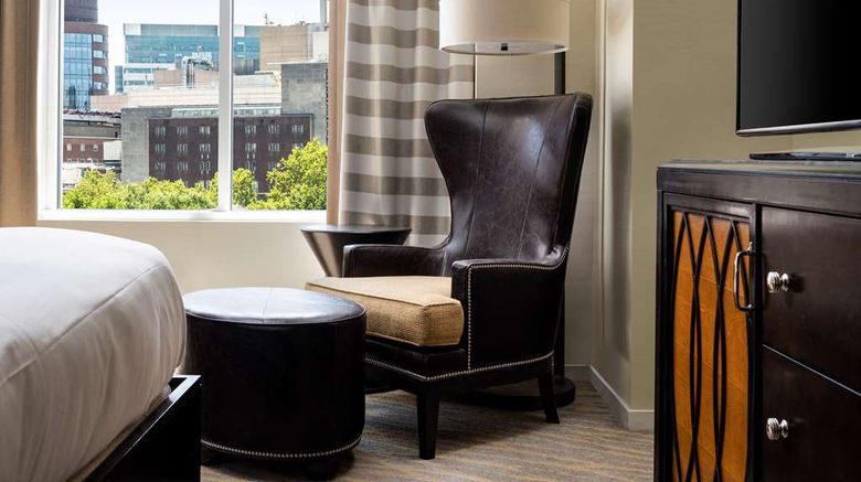 <b>The Inn at Penn, a Hilton Hotel Room</b>. Images powered by <a href="https://iceportal.shijigroup.com/" title="IcePortal" target="_blank">IcePortal</a>.