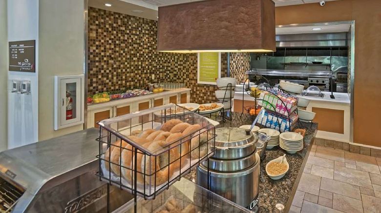 <b>Hilton Garden Inn Mt Laurel Restaurant</b>. Images powered by <a href="https://iceportal.shijigroup.com/" title="IcePortal" target="_blank">IcePortal</a>.