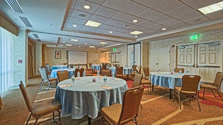 <b>Hilton Garden Inn Mt Laurel Meeting</b>. Images powered by <a href="https://iceportal.shijigroup.com/" title="IcePortal" target="_blank">IcePortal</a>.