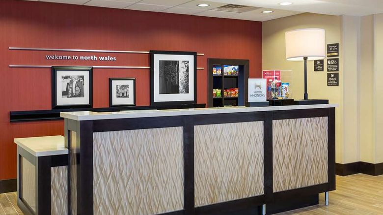 <b>Hampton Inn & Suites, Philadelphia Lobby</b>. Images powered by <a href="https://iceportal.shijigroup.com/" title="IcePortal" target="_blank">IcePortal</a>.