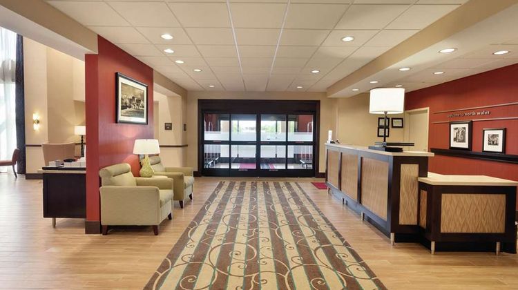 Hampton Inn & Suites, Philadelphia Lobby