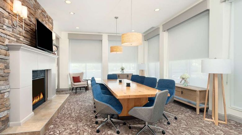 <b>Hilton Garden Inn Valley Forge/Oaks Lobby</b>. Images powered by <a href="https://iceportal.shijigroup.com/" title="IcePortal" target="_blank">IcePortal</a>.