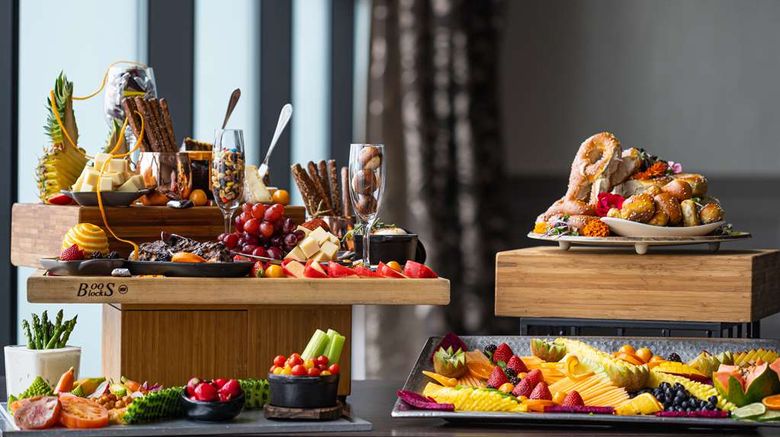 <b>the Alloy, a DoubleTree by Hilton Restaurant</b>. Images powered by <a href="https://iceportal.shijigroup.com/" title="IcePortal" target="_blank">IcePortal</a>.