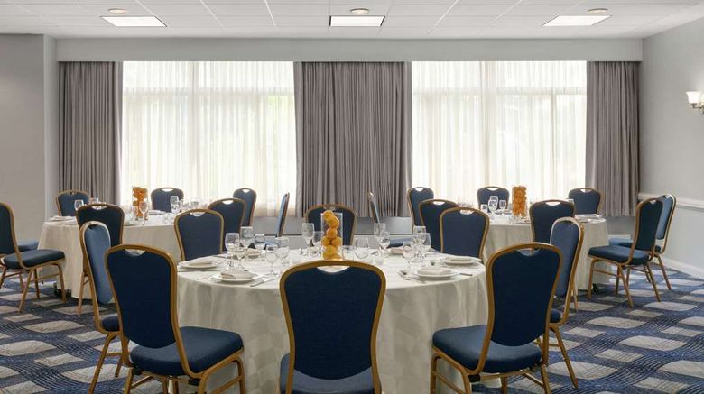 <b>Embassy Suites Philadelphia-Valley Forge Restaurant</b>. Images powered by <a href="https://iceportal.shijigroup.com/" title="IcePortal" target="_blank">IcePortal</a>.