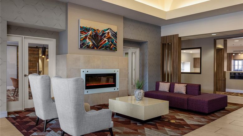 <b>Hilton Garden Inn Phoenix Airport Lobby</b>. Images powered by <a href="https://iceportal.shijigroup.com/" title="IcePortal" target="_blank">IcePortal</a>.