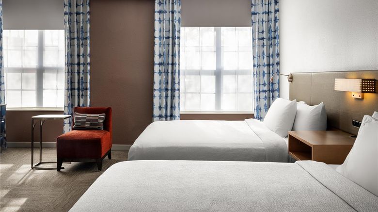 <b>Hilton Garden Inn Phoenix Airport Room</b>. Images powered by <a href="https://iceportal.shijigroup.com/" title="IcePortal" target="_blank">IcePortal</a>.