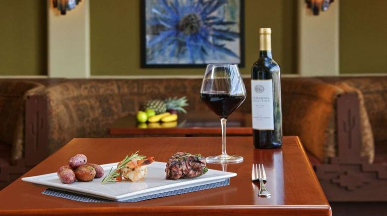 <b>Hilton Phoenix Airport Restaurant</b>. Images powered by <a href="https://iceportal.shijigroup.com/" title="IcePortal" target="_blank">IcePortal</a>.