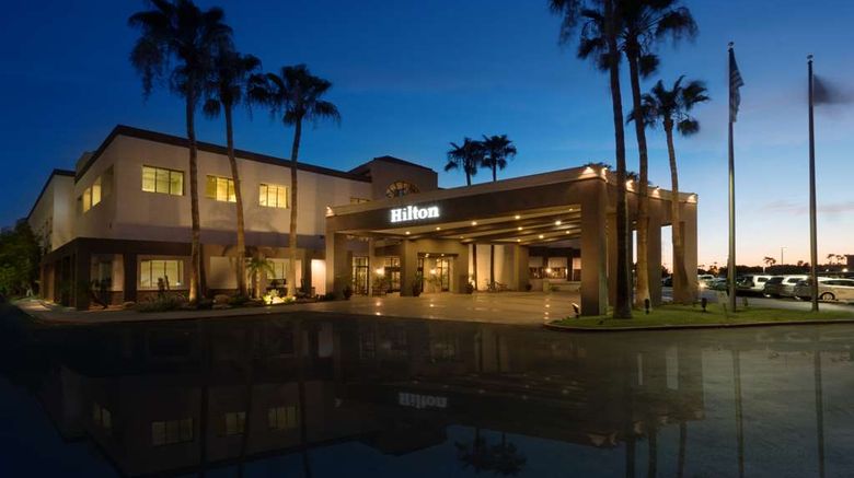 <b>Hilton Phoenix Airport Exterior</b>. Images powered by <a href="https://iceportal.shijigroup.com/" title="IcePortal" target="_blank">IcePortal</a>.