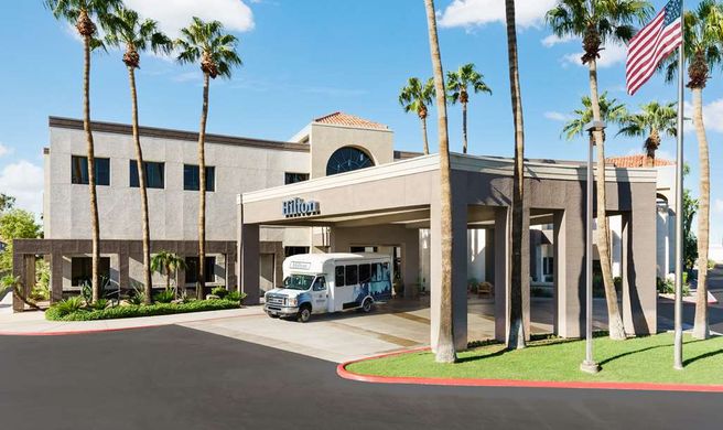Hilton Phoenix Airport Exterior