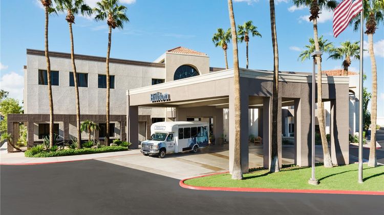 Hilton Phoenix Airport Exterior