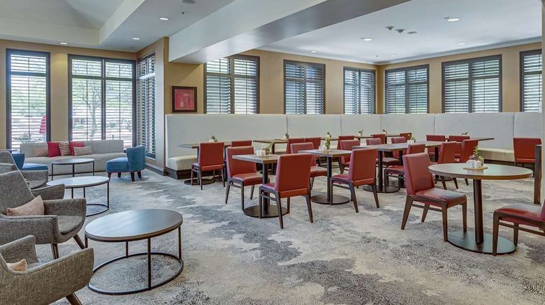<b>Hilton Garden Inn Phoenix Airport North Restaurant</b>. Images powered by <a href="https://iceportal.shijigroup.com/" title="IcePortal" target="_blank">IcePortal</a>.