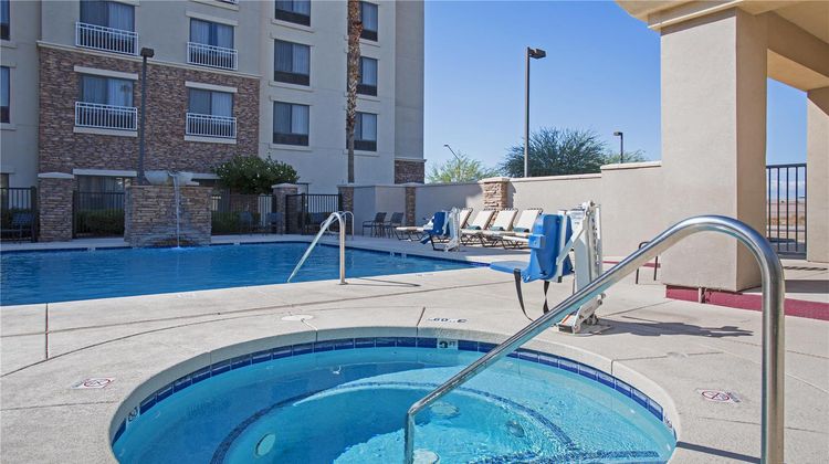 Hilton Garden Inn Phoenix/Avondale Pool