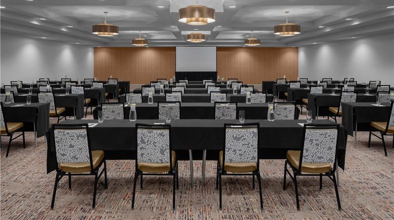 <b>Embassy Suites Phoenix  Biltmore Meeting</b>. Images powered by <a href="https://iceportal.shijigroup.com/" title="IcePortal" target="_blank">IcePortal</a>.