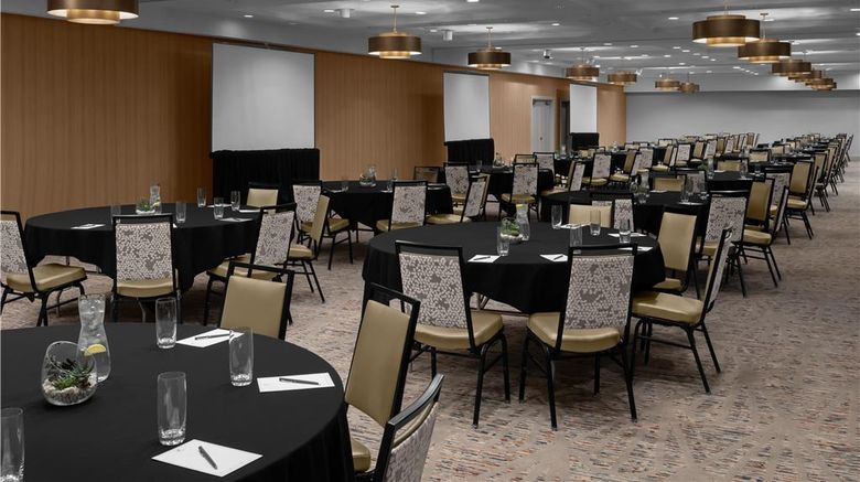 <b>Embassy Suites Phoenix  Biltmore Meeting</b>. Images powered by <a href="https://iceportal.shijigroup.com/" title="IcePortal" target="_blank">IcePortal</a>.