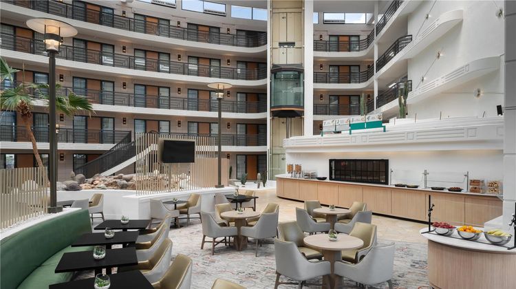 Embassy Suites Phoenix  Biltmore Restaurant