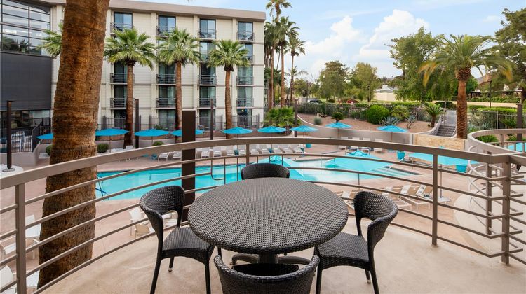 Embassy Suites Phoenix  Biltmore Room