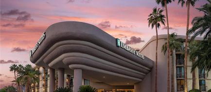 Embassy Suites Phoenix  Biltmore Exterior