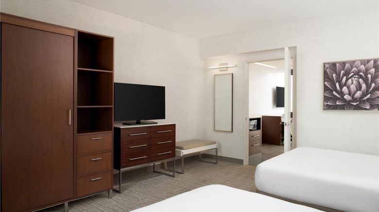 <b>Doubletree Suites by Hilton Phoenix Room</b>. Images powered by <a href="https://iceportal.shijigroup.com/" title="IcePortal" target="_blank">IcePortal</a>.