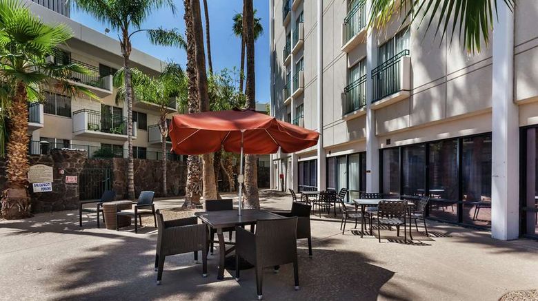 <b>DoubleTree by Hilton Phoenix Midtown Exterior</b>. Images powered by <a href="https://iceportal.shijigroup.com/" title="IcePortal" target="_blank">IcePortal</a>.
