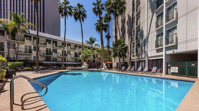 <b>DoubleTree by Hilton Phoenix Midtown Pool</b>. Images powered by <a href="https://iceportal.shijigroup.com/" title="IcePortal" target="_blank">IcePortal</a>.