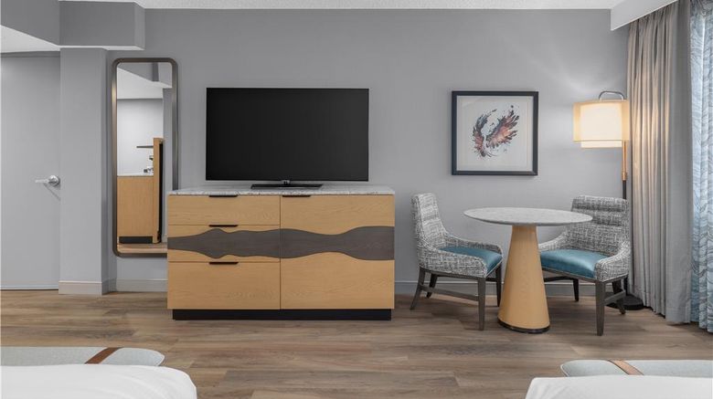 <b>DoubleTree by Hilton Phoenix Midtown Room</b>. Images powered by <a href="https://iceportal.shijigroup.com/" title="IcePortal" target="_blank">IcePortal</a>.