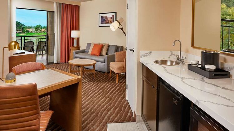 Embassy Suites Phoenix-Scottsdale Room