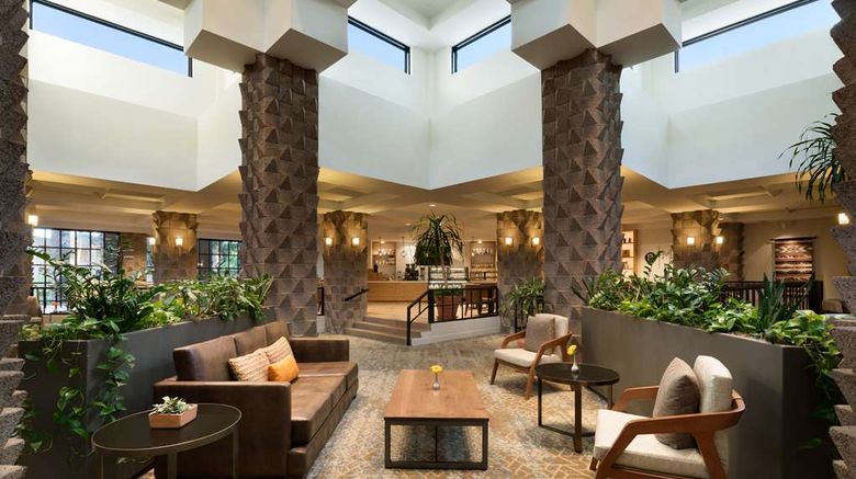 <b>DoubleTree Resort Hotel Paradise Valley Lobby</b>. Images powered by <a href="https://iceportal.shijigroup.com/" title="IcePortal" target="_blank">IcePortal</a>.