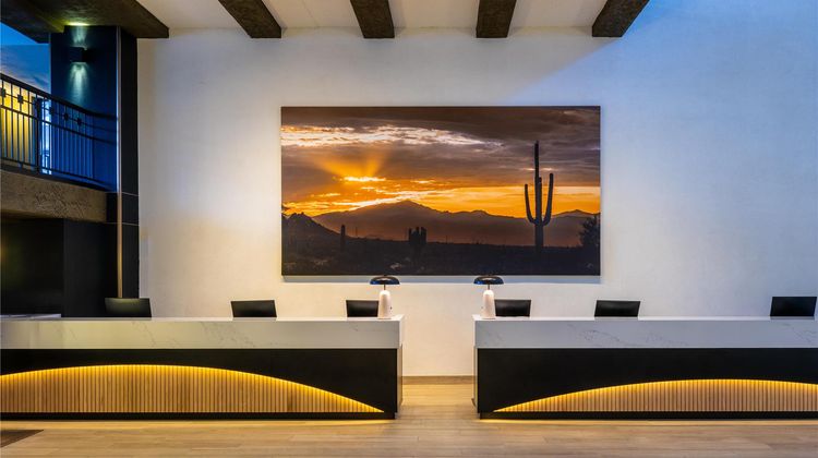 Hilton Phoenix Resort at the Peak Lobby