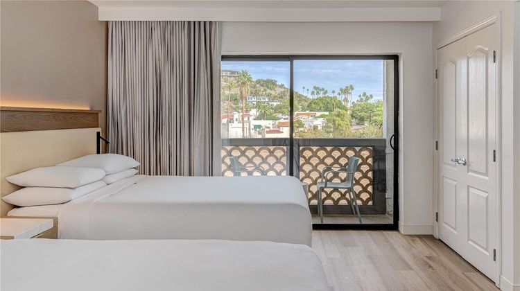 Hilton Phoenix Resort at the Peak Room