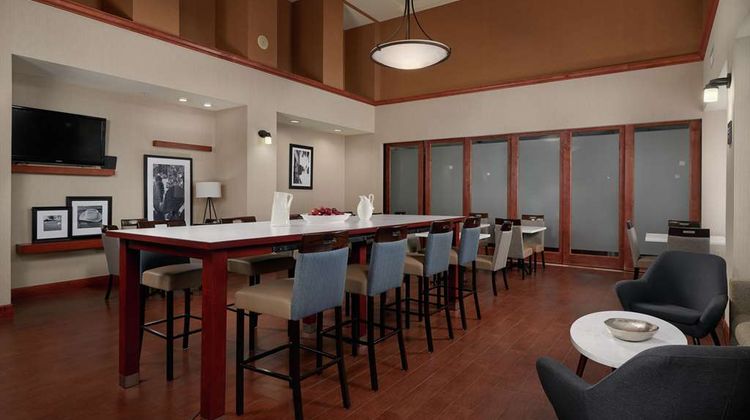 Hampton Inn & Suites Phoenix-Surprise Lobby