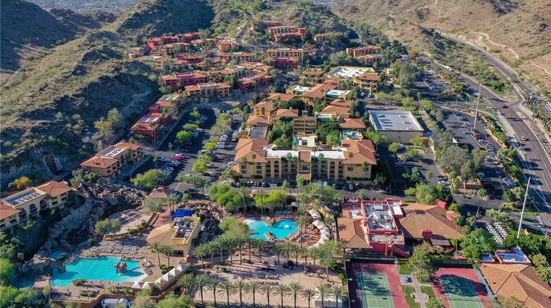 <b>Pointe Hilton Tapatio Cliffs Resort Exterior</b>. Images powered by <a href="https://iceportal.shijigroup.com/" title="IcePortal" target="_blank">IcePortal</a>.
