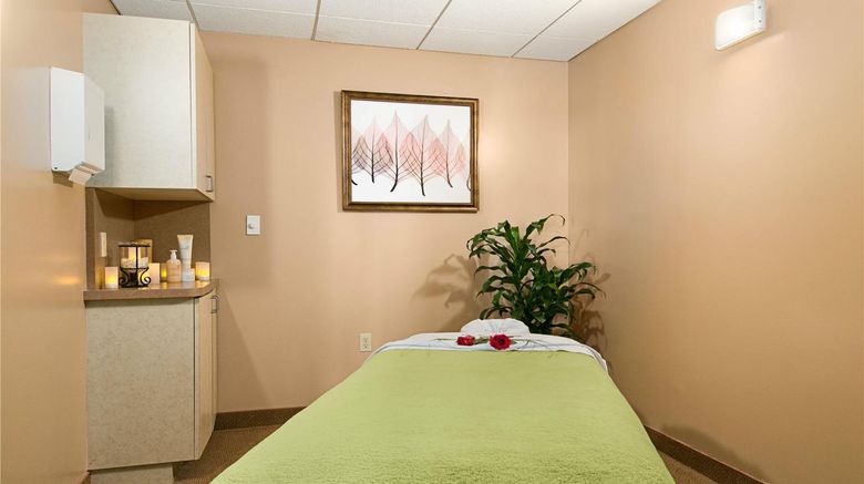 <b>Pointe Hilton Tapatio Cliffs Resort Spa</b>. Images powered by <a href="https://iceportal.shijigroup.com/" title="IcePortal" target="_blank">IcePortal</a>.