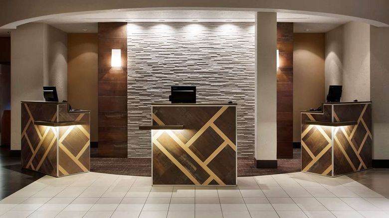<b>Embassy Suites Phoenix-Tempe Lobby</b>. Images powered by <a href="https://iceportal.shijigroup.com/" title="IcePortal" target="_blank">IcePortal</a>.