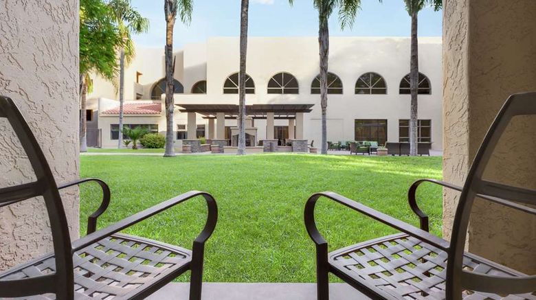 <b>Embassy Suites Phoenix-Tempe Room</b>. Images powered by <a href="https://iceportal.shijigroup.com/" title="IcePortal" target="_blank">IcePortal</a>.