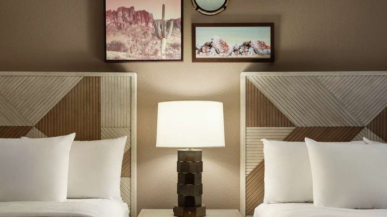 <b>Embassy Suites Phoenix-Tempe Room</b>. Images powered by <a href="https://iceportal.shijigroup.com/" title="IcePortal" target="_blank">IcePortal</a>.