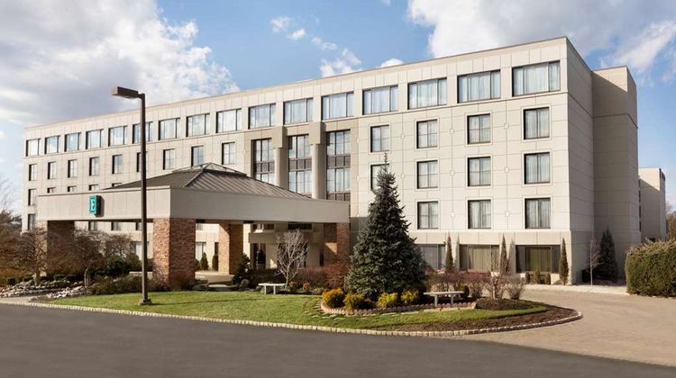 Embassy Suites Piscataway Exterior