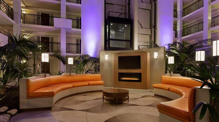 Embassy Suites Piscataway Lobby