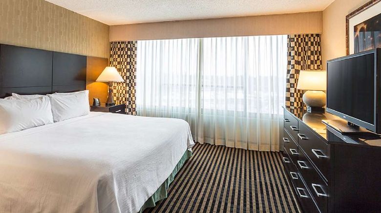 <b>Embassy Suites Piscataway Room</b>. Images powered by <a href="https://iceportal.shijigroup.com/" title="IcePortal" target="_blank">IcePortal</a>.