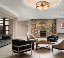 DoubleTree Hotel Pittsburgh Airport Lobby